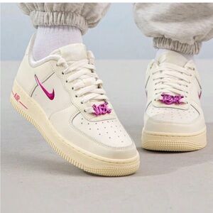 NIKE Air Force 1'07 SE 'Dance -
Playful Pink'  women size 11 gently used